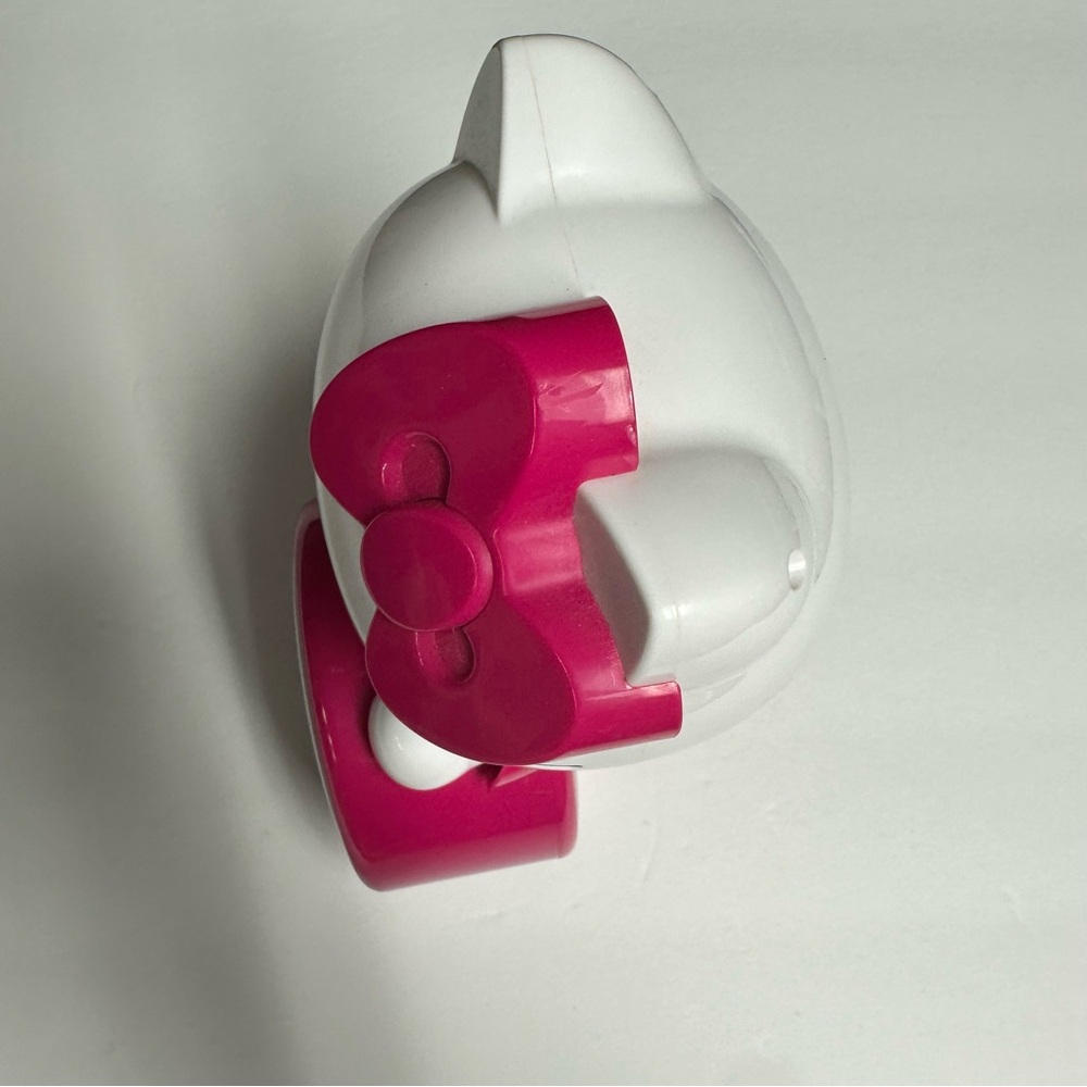 Hello Kitty Figurine Clock - Picture 6 of 7